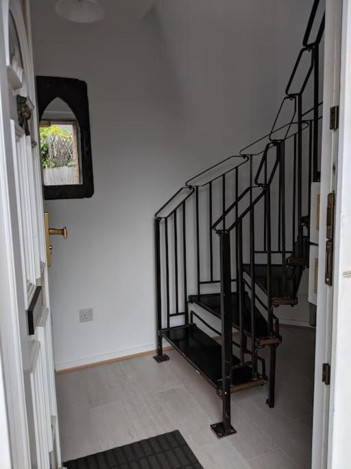 Private 2 Bed Flat Close To Excel & City Airport London Kültér fotó