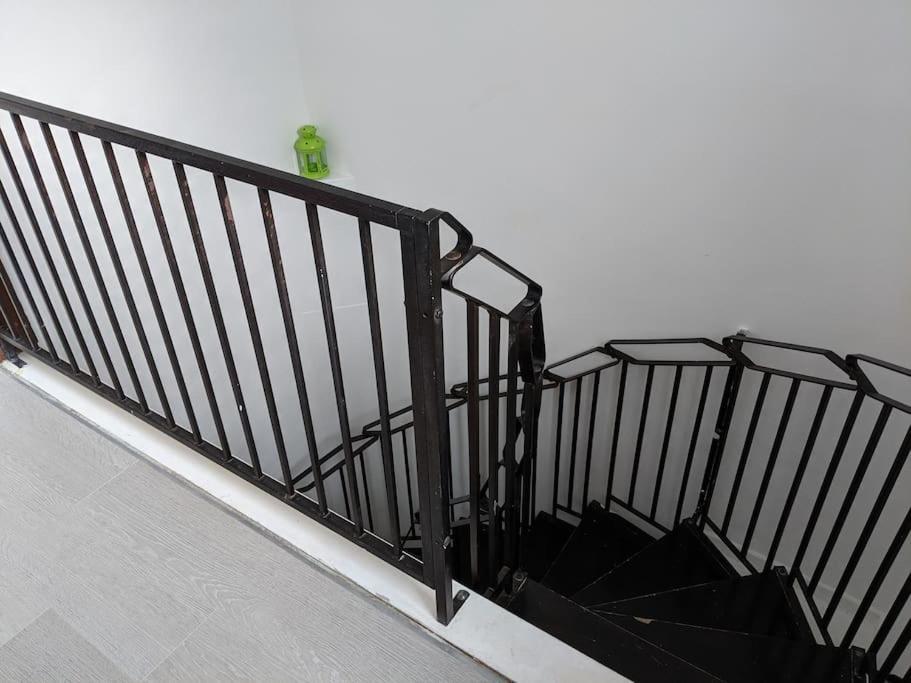 Private 2 Bed Flat Close To Excel & City Airport London Kültér fotó